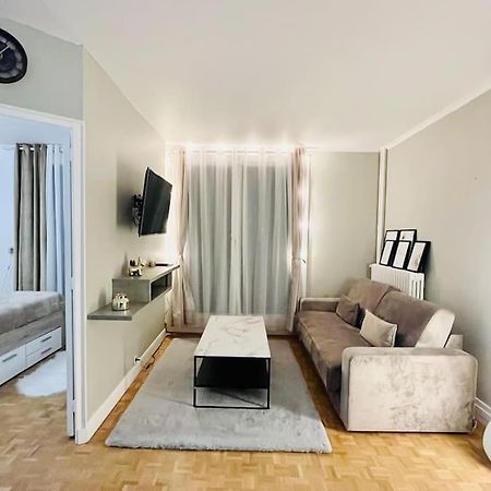 Proche Chateau De Versailles Avec Balcon Vu Sur Une Foret Et Parking Gratuit Pour 5 Personnes Maximum Exterior photo